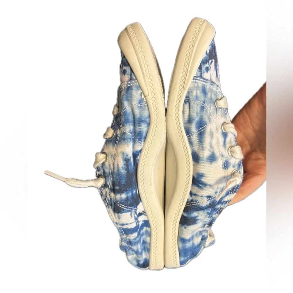 Time and Tru Tie Dye Sneakers. Size 8. - Picture 6 of 12